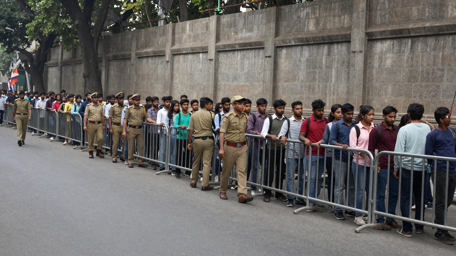 Illustrative image for the story: Delhi Sit-In Under Restrictions: Barricades, Internet Curbs and the Politics of Access