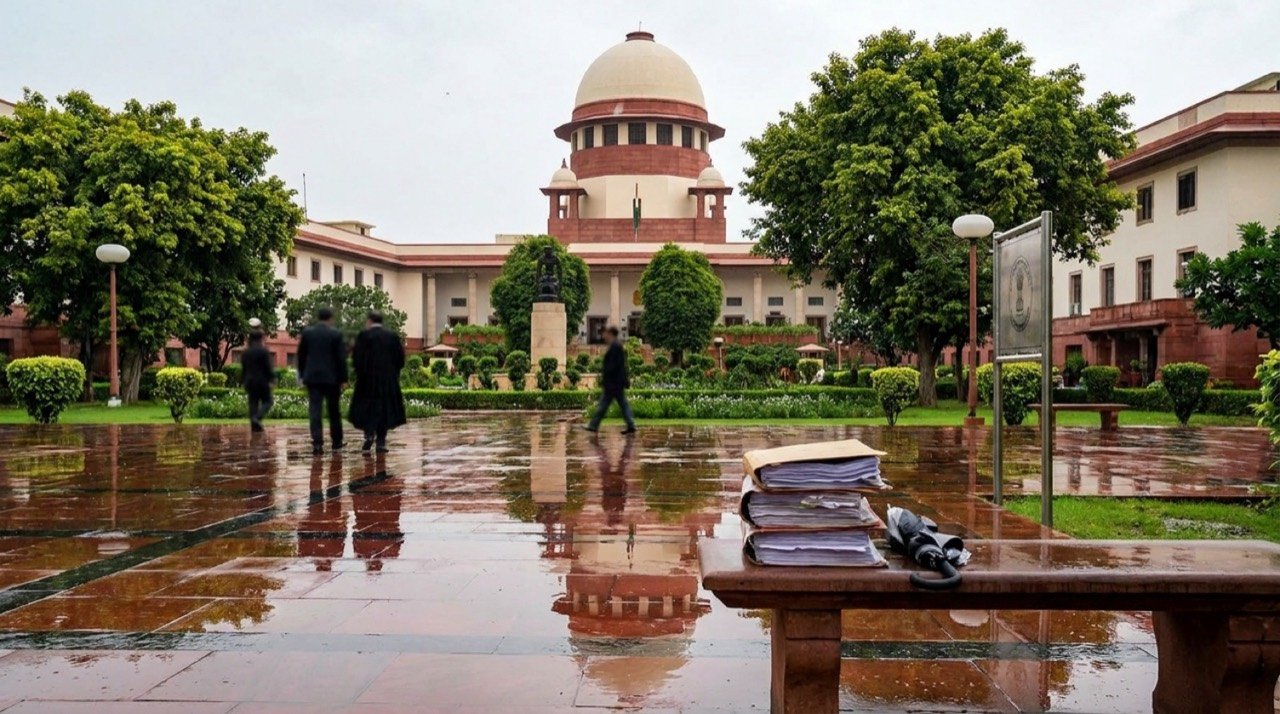 Supreme Court of India building, illustrating Tamil Nadu's appeal over the Thirupparankundram Deepam order
